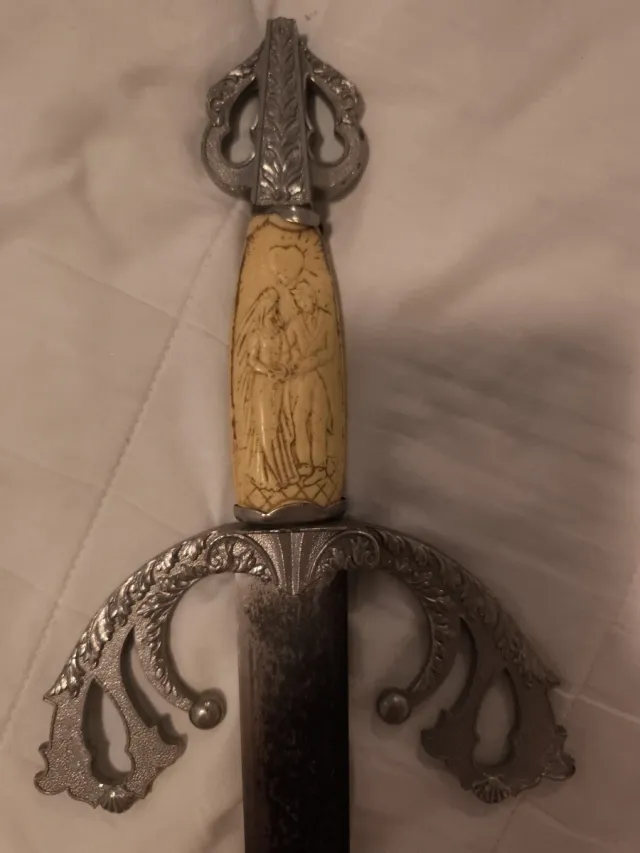 Espada decorativa antigua