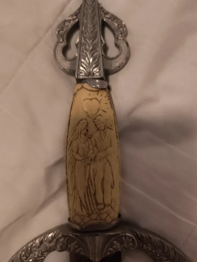 Espada decorativa antigua