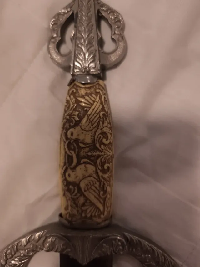 Espada decorativa antigua