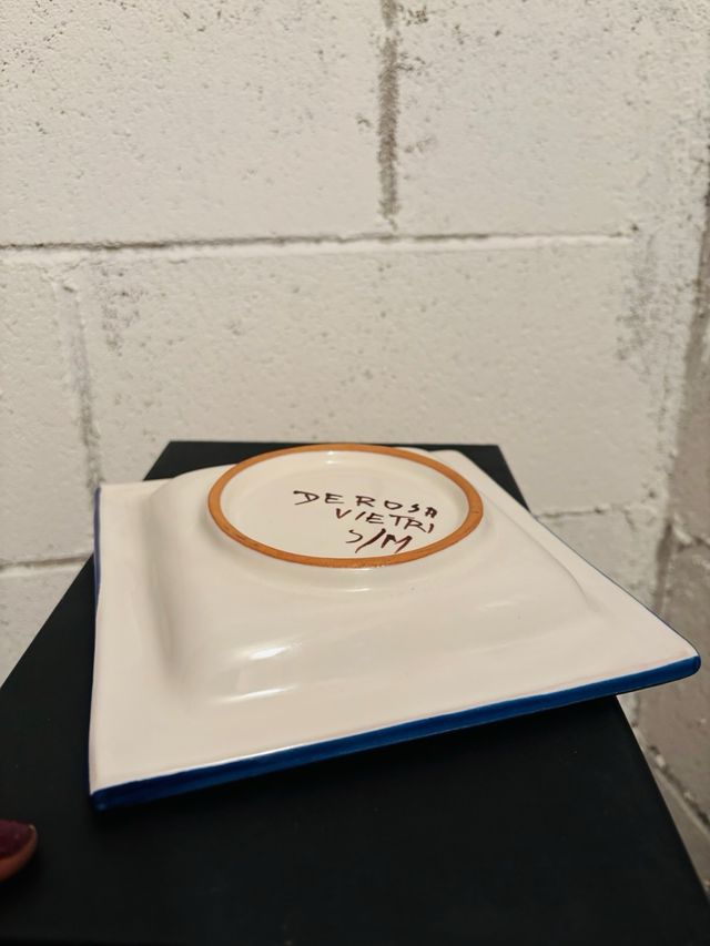 Piatto decorato con limoni blu