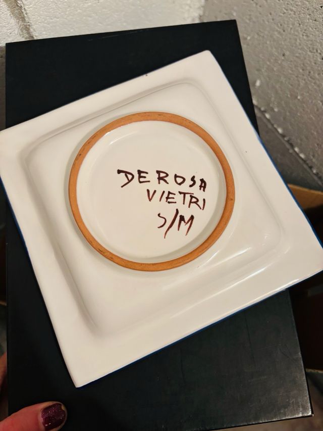 Piatto decorato con limoni blu