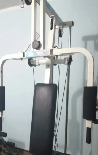 Máquina de pesas multifuncional