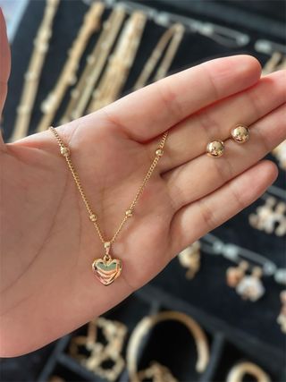 Conjunto de joyería corazón y pendientes