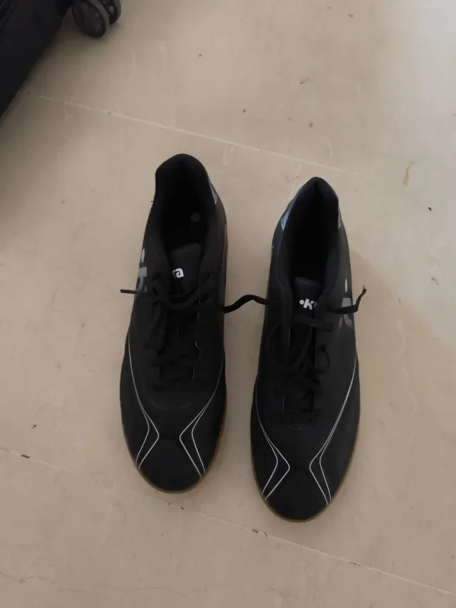 Zapatillas de fútbol sala negras