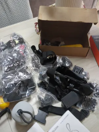 GoPro Hero 10 Black + Gimbal Hohem + Accessori