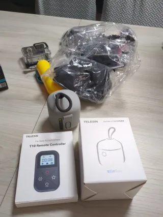 GoPro Hero 10 Black + Gimbal Hohem + Accessori