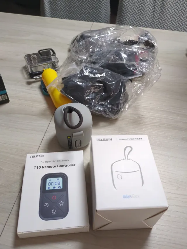 GoPro Hero 10 Black + Gimbal Hohem + Accesorios