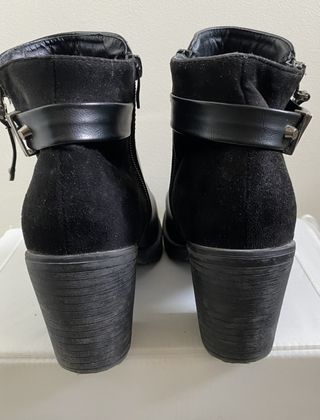 Botines Biker Negros con Cremallera y Hebilla