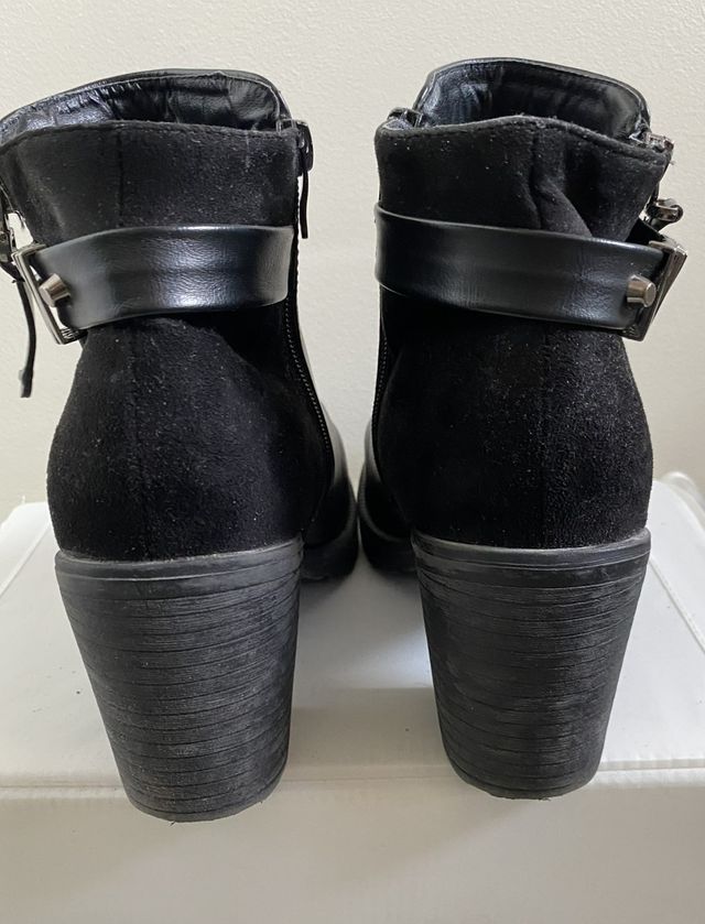 Botines Biker Negros con Cremallera y Hebilla