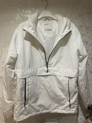 Anorak Bershka Blanco Talla XS