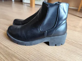 Botines negros con elástico