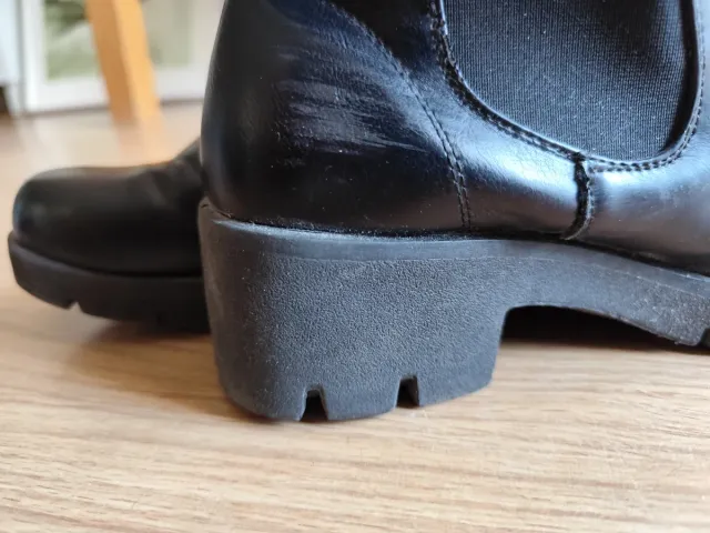 Botines negros con elástico