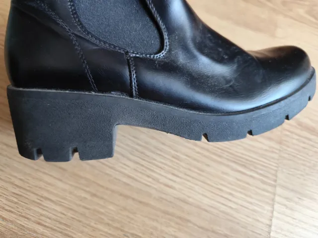 Botines negros con elástico