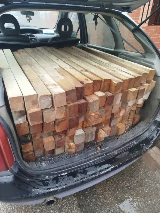 Listones de madera de pino
