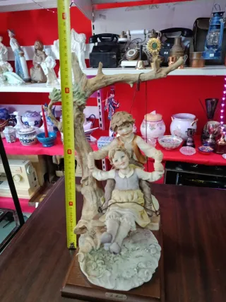 Figura Capodimonte Niños Columpio