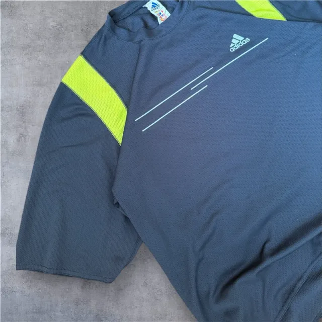 Maglietta Adidas Vintage Anni 2000 - Taglia L