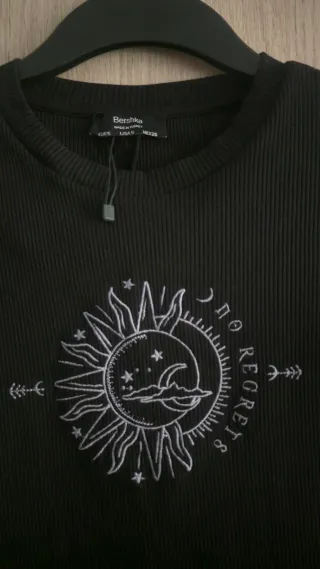 Vestido negro manga 3/4 con dibujos