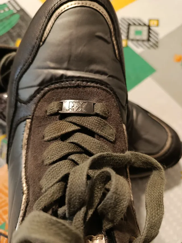 Zapatillas XTI mujer verde y plata