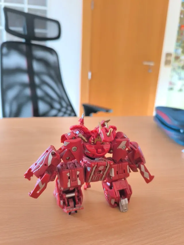 Bakugan Figura Transformável Vermelha