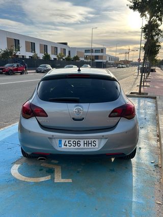 Opel Astra 1.4 Turbo 140 cv