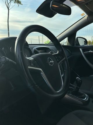 Opel Astra 1.4 Turbo 140 cv