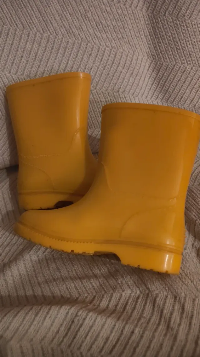 Botas de agua amarillas talla 26/27