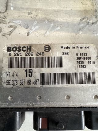 Centralita motor Peugeot / Citroën Ref :9637838780