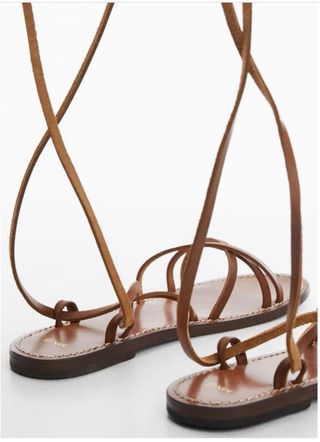 Sandalias romanas Mango marrones