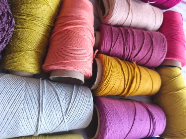 Lana e hilos para tejer