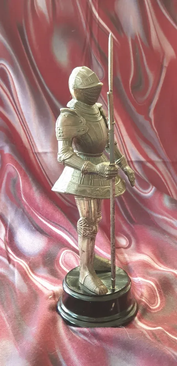 Estatua Caballero Armadura