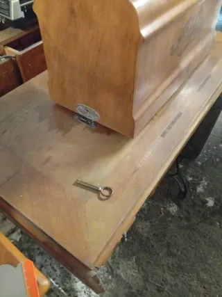 Máquina de coser Alfa antigua