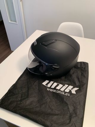 Casco UNIK negro  mate con visera talla M