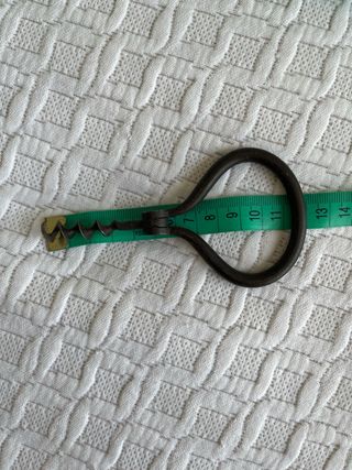 Antico cavatappi in metallo