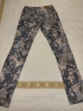 Pantalones vaqueros estampados