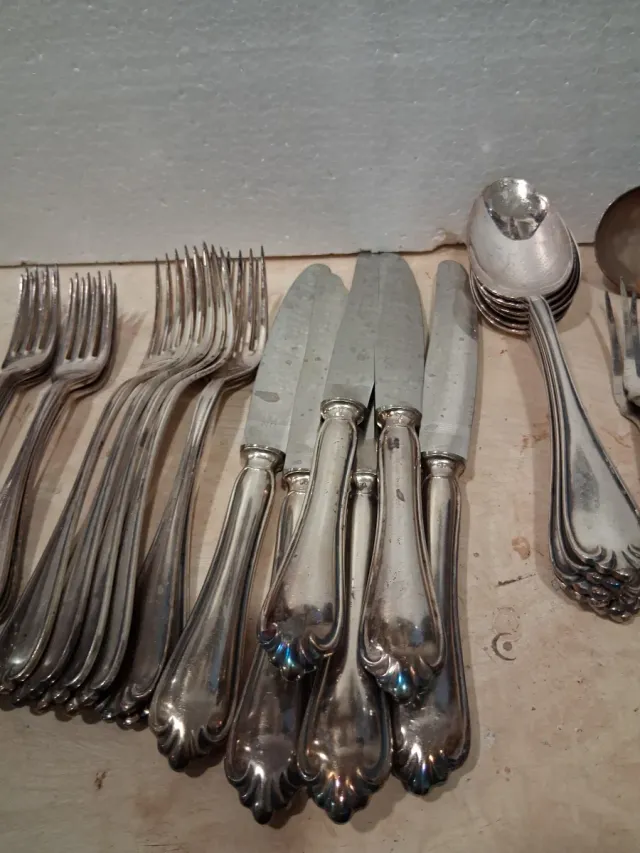 Set di posate in alpaca con il 90% di argento