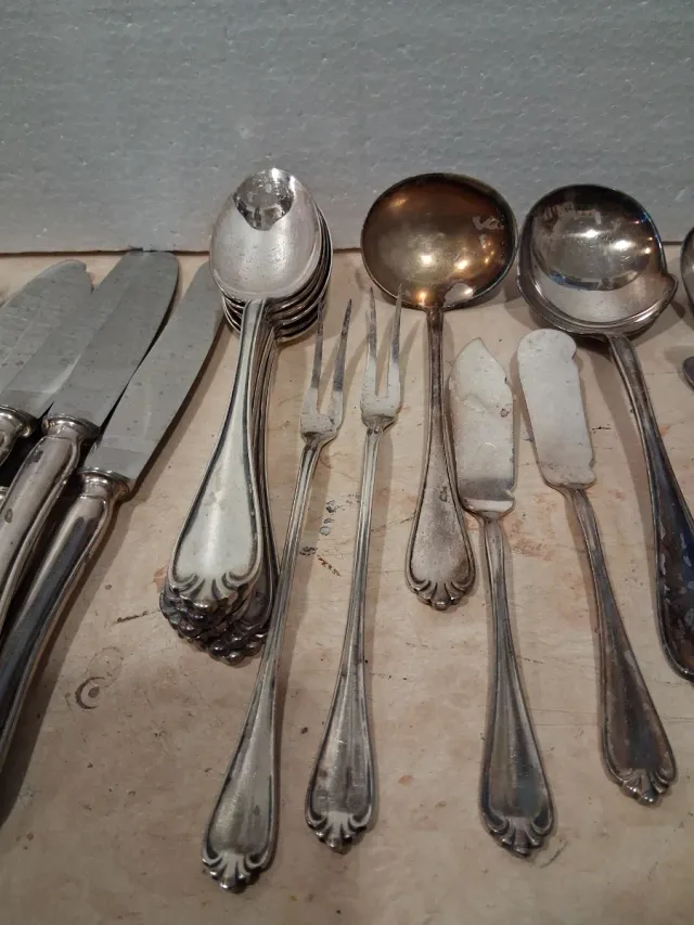 Set di posate in alpaca con il 90% di argento