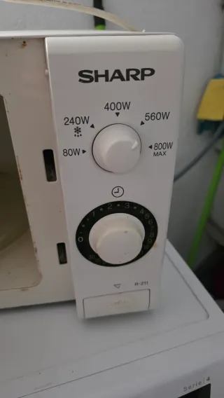 Microondas Sharp R-211