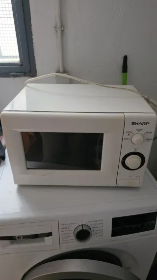 Microondas Sharp R-211