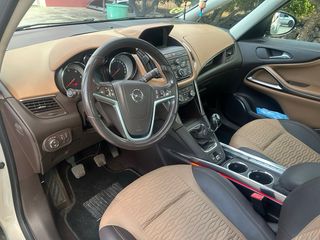 Opel Zafira Tourer 2013