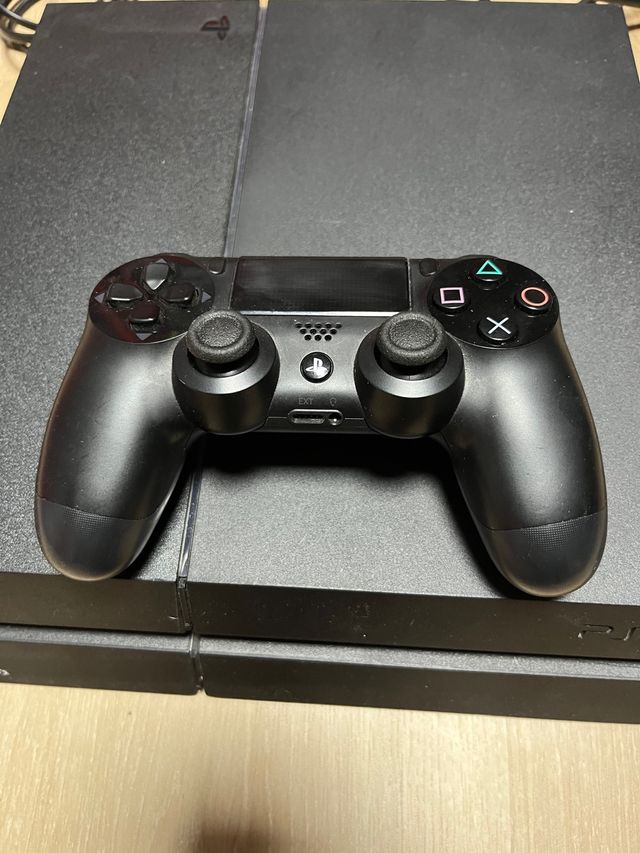 PS4 (PlayStation 4) Negra + Accesorios