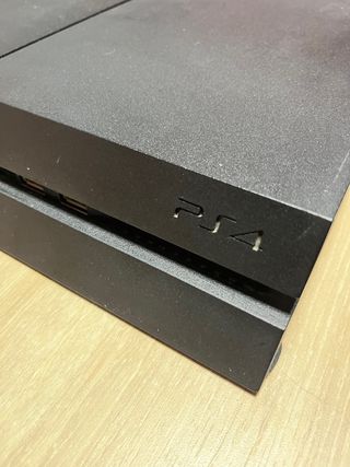 PS4 (PlayStation 4) Negra + Accesorios