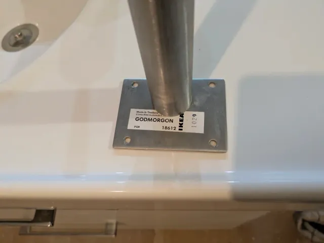 Mueble de baño con lavabo de porcelana