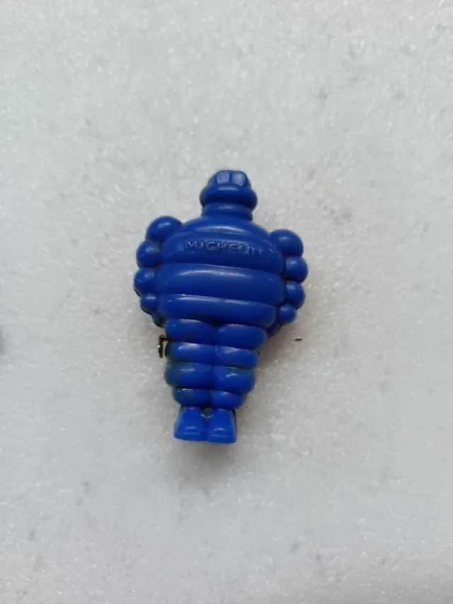 Portachiavi e figura Michelin blu