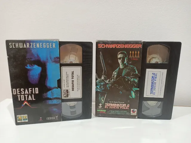 VHS Desafío Total y Terminator 2