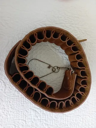 Chaleco y cartuchera de caza