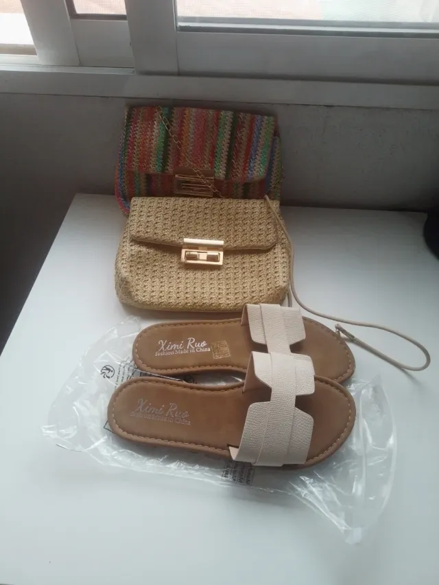 Lote 2 bolsos y 2 sandalia talla 37