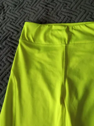 Mallas deportivas cortas color amarillo neón