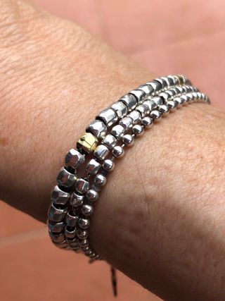 Due granelli Dodo jais in oro giallo