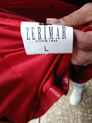 Chaqueta de cuero roja