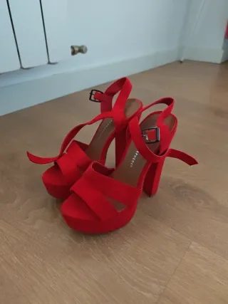 Zapatos de tacón rojos plataforma
